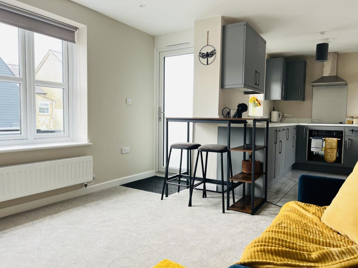 Brand New 1 Bed Apartment, 5Min Walk To Racing & Main Strip, With Electric Parking Bay & Terrace Long Stay Work Contractor Leisure - Citrine Newmarket  Exteriör bild