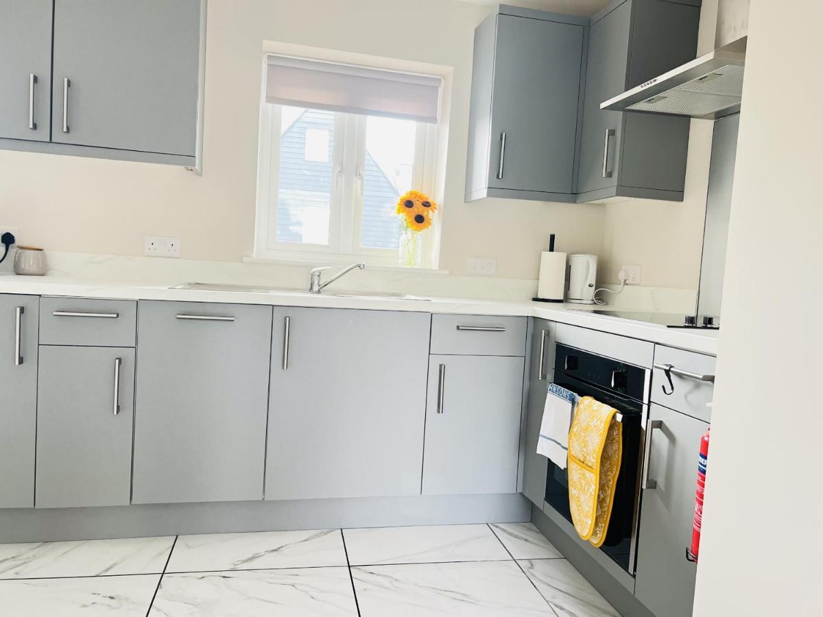 Brand New 1 Bed Apartment, 5Min Walk To Racing & Main Strip, With Electric Parking Bay & Terrace Long Stay Work Contractor Leisure - Citrine Newmarket  Exteriör bild